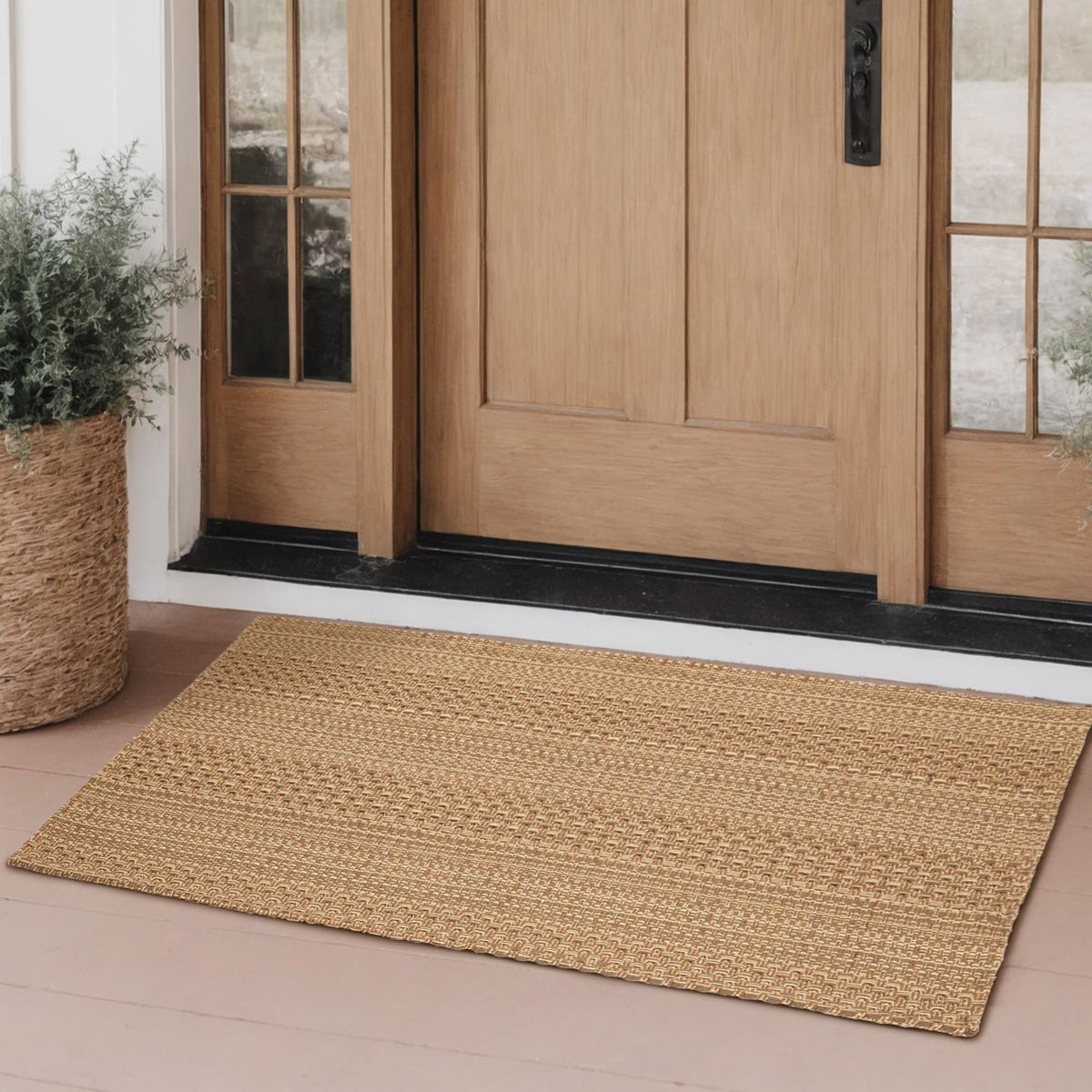 MatEssenz 27.5"x43" Outdoor Rug, Doormat for Front Door, Farmhouse Welcome Mat, Washable Low-Pile Cotton Blend Front Porch Rug, Light Taupe Brown Check Pattern