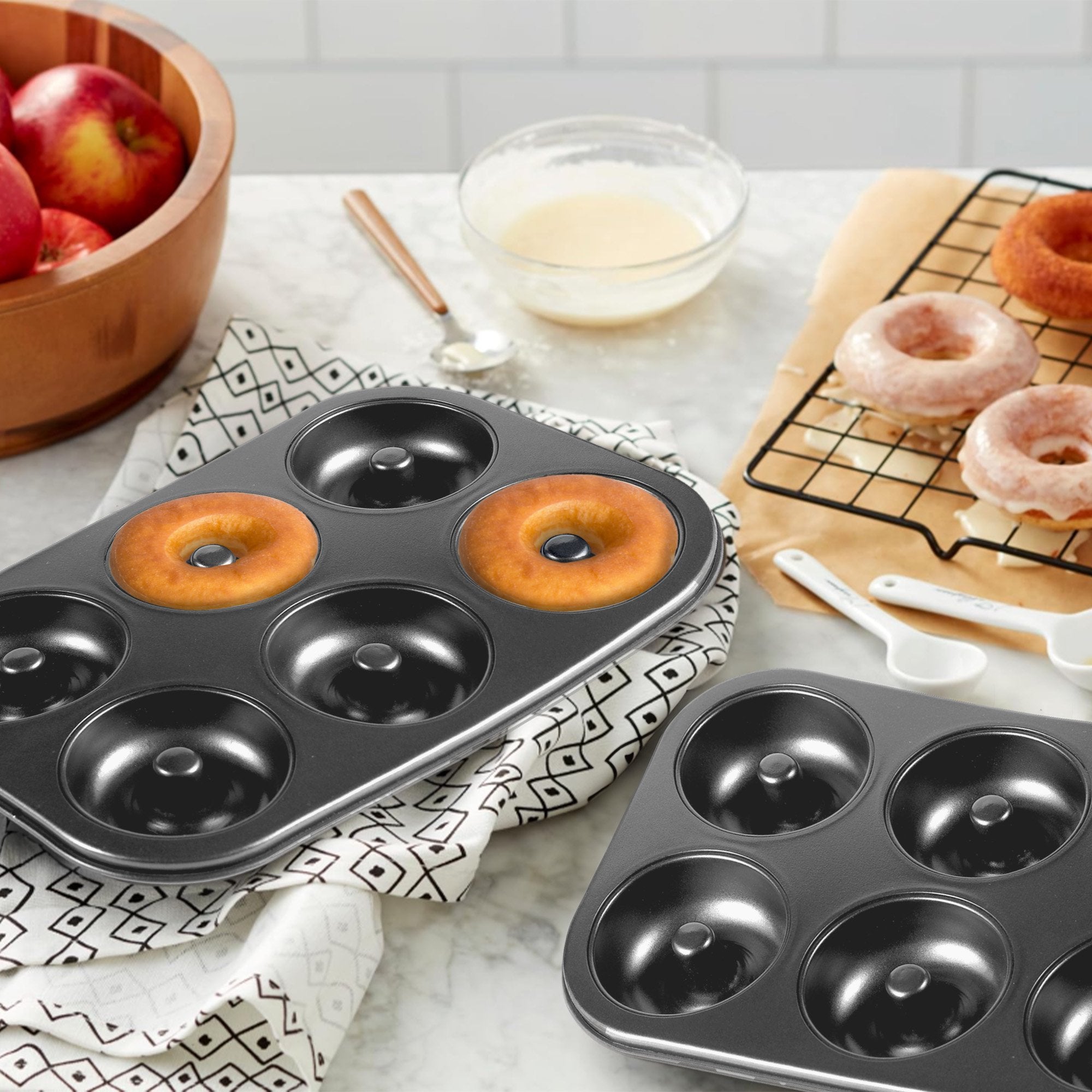 HONGBAKE Nonstick Donut Pans For Baked Doughnuts, 2-Pack 6 Cavity Upgraded Deepened Doughnut Pan, Heavy Duty Mini Bagel Pan for Oven - Black